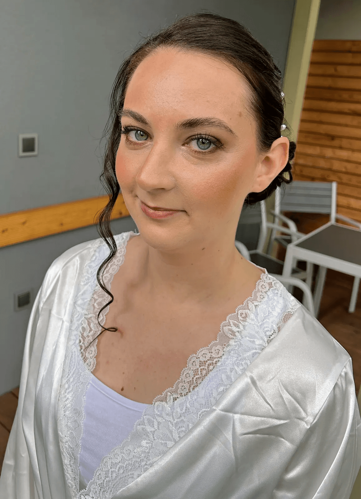 Přirozený svatební make-up s jemně zvýrazněnýma očima