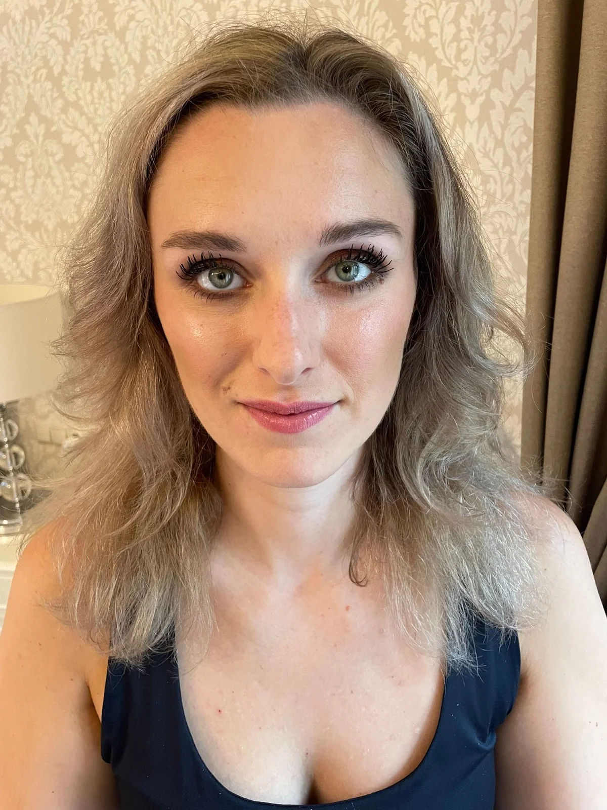 Make-up pro družičku